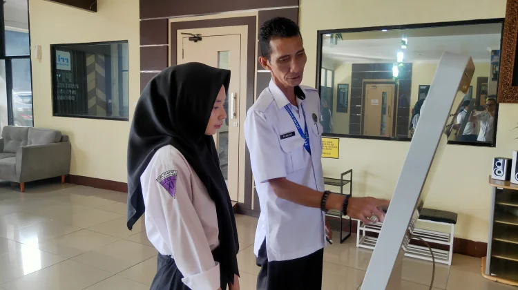 Siswi SMKN 1 Pilih Magang di RRI Banjarmasin