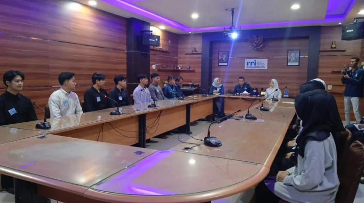 Peserta Putra Putri FKIK 2026 Kunjungi RRI Banjarmasin