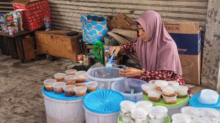 Bubur Banjar Aina Jadi Favorit Warga