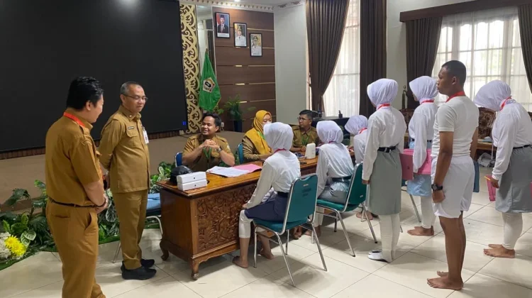 Ratusan Peserta Ikuti Seleksi Paskibraka Batola 2026, Sekda Tinjau Langsung