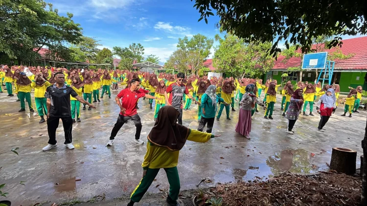SMPN 1 Gambut Semarakkan "Jumat Sehat" dengan Senam Anak Indonesia Hebat