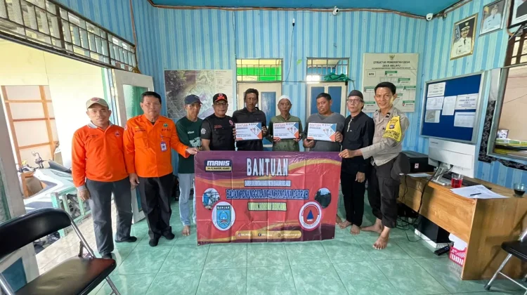 BPBD Banjar Salurkan Bantuan Dana kepada Korban Puting Beliung di Desa Melayu