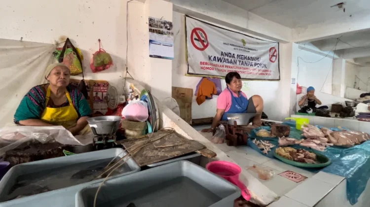 Sulit Dijangkau, Lapak Lantai Atas Pasar Pandu Kian Sepi Pembeli
