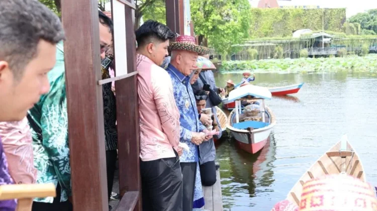 Pasar Terapung di TMII Diharapkan Jadi Magnet Wisatawan  Datang ke Kalsel