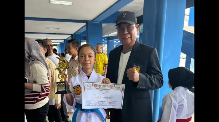 Nadhifa Aprilia Juara Satu Festival Kata Pangdam XXII