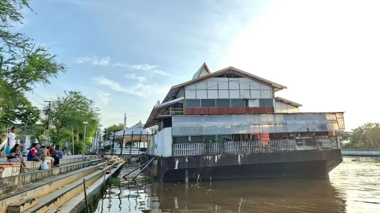 Soal Pemindahan Tongkang Resto Apung, Diskopkumker Banjarmasin “Cuci Tangan”