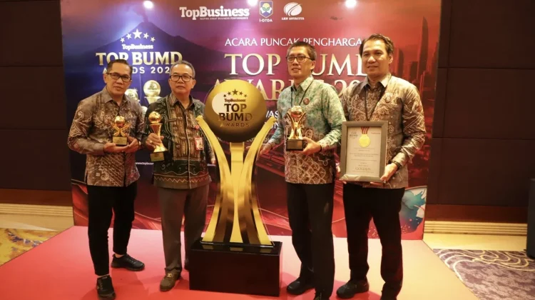 Bank Kalsel Raih Bintang Lima TOP BUMD Awards 2026