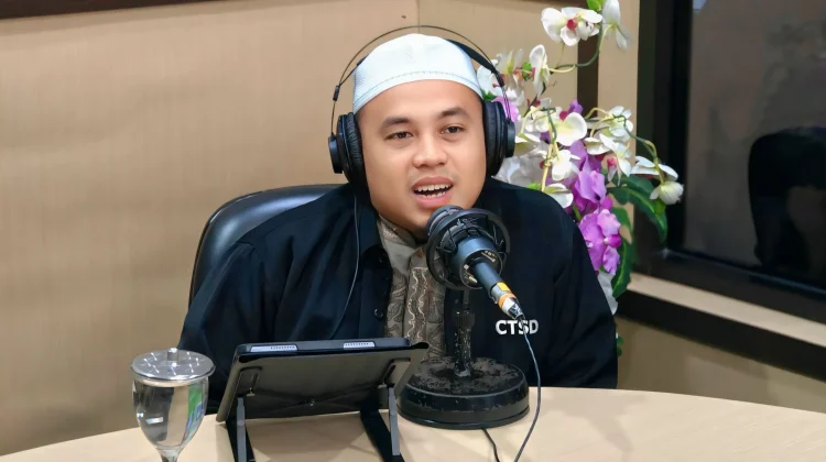 Mengembalikan Cinta lewat Teguran untuk Generasi Muda