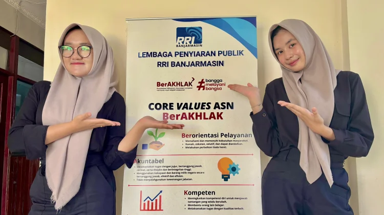Siswi SMKN 1 Banjarmasin Pelajari LPU RRI Banjarmasin