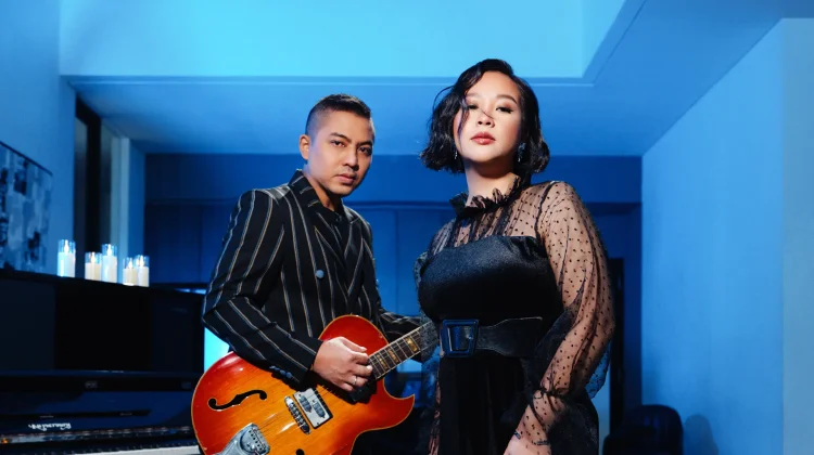 Ade Govinda dan Gloria Jessica Rilis “Terbelah Jadi Dua”, Awal menuju Album Blue