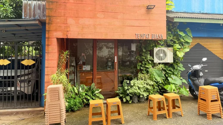 Tempat Biasa Banjarbaru, Kafe Mini dengan Konsep Estetik dan Kopi Kekinian