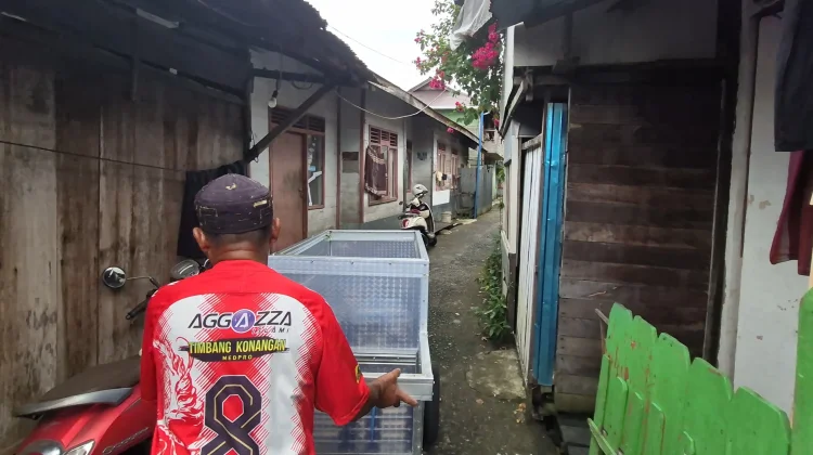 Menembus Lorong Sempit Demi Gizi Siswa