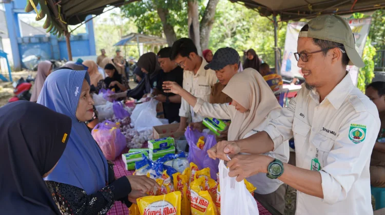 Kendalikan Inflasi, Disperindag Balangan Gelar Pasar Murah di Desa Hauwai