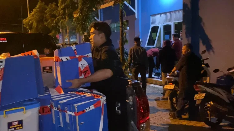 Geledah PDAM Batola, Kejari Sita Ratusan Dokumen Keuangan