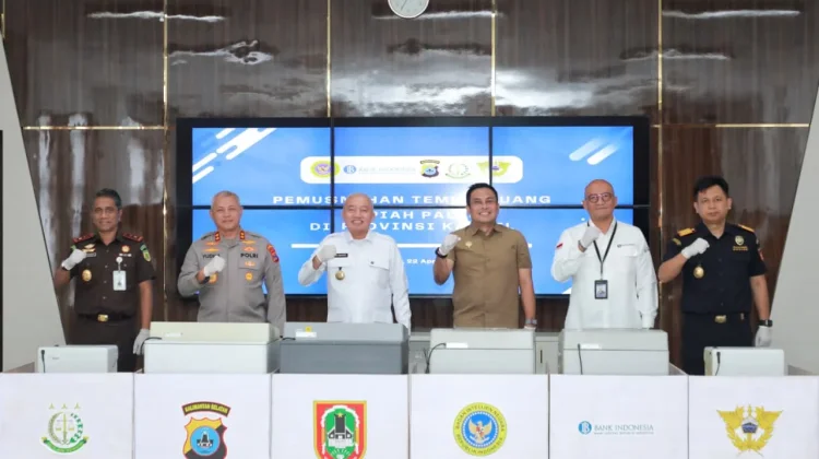 Gubernur Bersama Forum Botasupal Musnahkan Uang Palsu