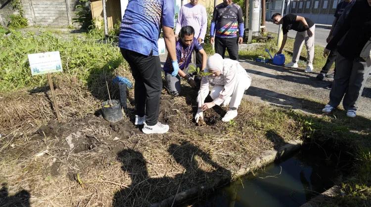 Tanam 100 Pohon, tapi Sampah Masih Dibuang Sembarangan?
