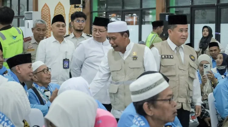 DPRD Kalsel Hadiri Pelepasan Jemaah Haji Embarkasi Banjarmasin