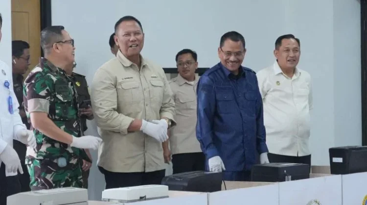 Supian HK Hadiri Pemusnahan Uang Rupiah Palsu