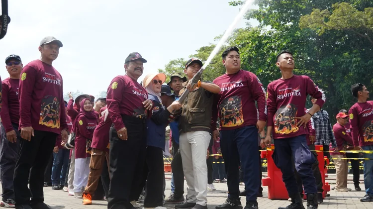 Lomba Rasa Nyata, Ratusan Petugas Damkar di Banjarmasin Adu Ketangkasan