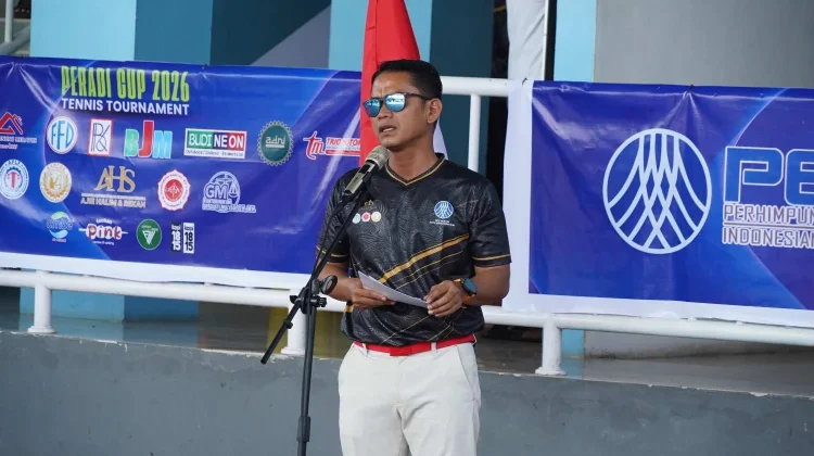 Buka Kejuaraan Tenis HUT ke-21 Peradi, Walikota Selipkan Pesan Peduli Lingkungan