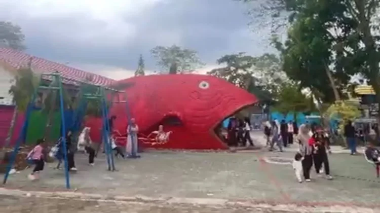 Diserbu Bocah saat Weekend! Taman Satwa Edukasi Jahri Saleh Jadi Surga Bermain Baru