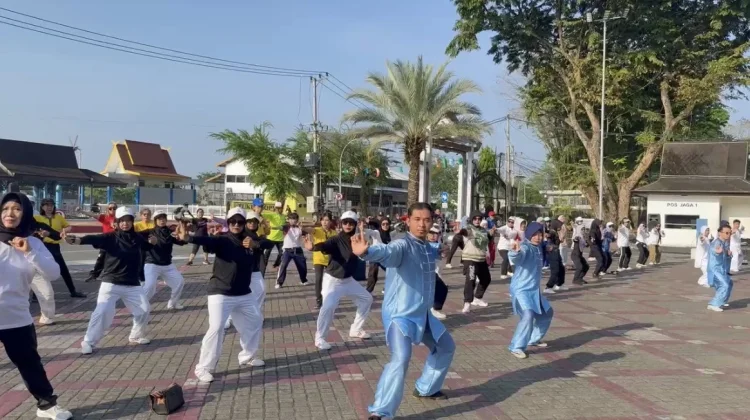 Puluhan Peserta Meriahkan Hari Taichi Sedunia 2026 di Balai Kota Banjarmasin