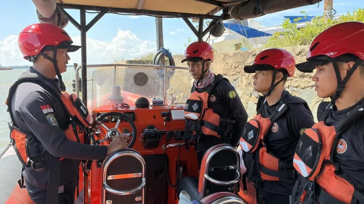 Jatuh saat Melaut, Nelayan KM Putra Hilang di Perairan Muara Kintap
