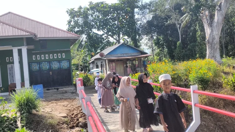 Belum Rampung, Jembatan Garuda Desa Paya Sudah Dukung Aktivitas Harian Warga