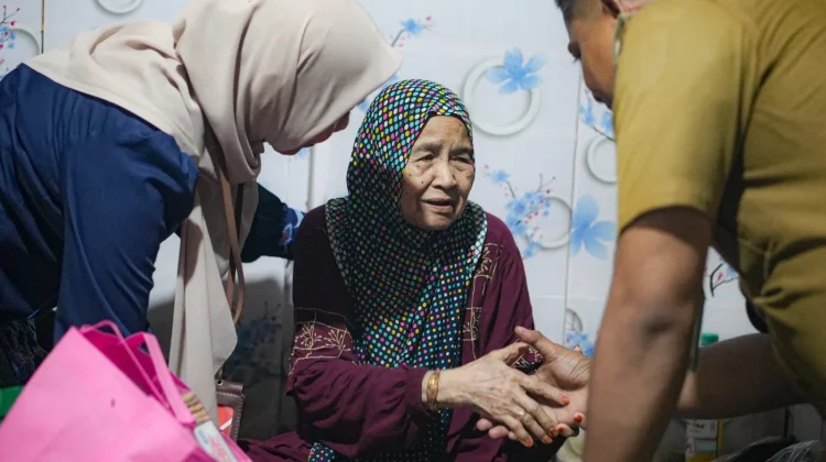 Sampaikan Duka Mendalam Wali Kota, DP3APMP2KB Sambangi Keluarga Ustazah HN