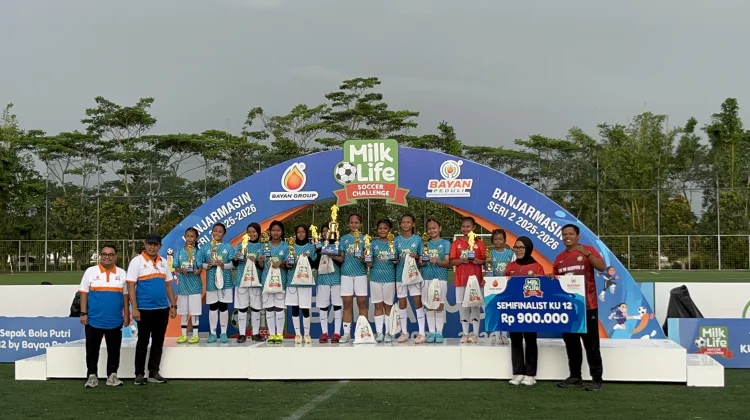 SDN Kuripan 2 Raih Juara Tiga di Turnamen MilkLife Soccer Challenge