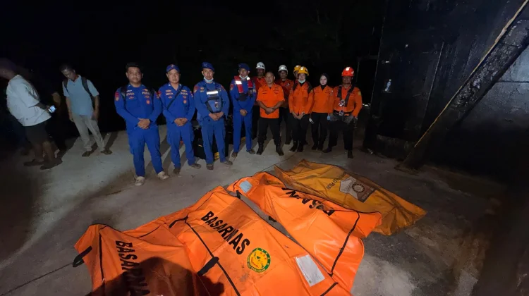 Tim SAR Evakuasi Seluruh ABK Korban Tewas Terjebak di Ruang Terbatas Kapal