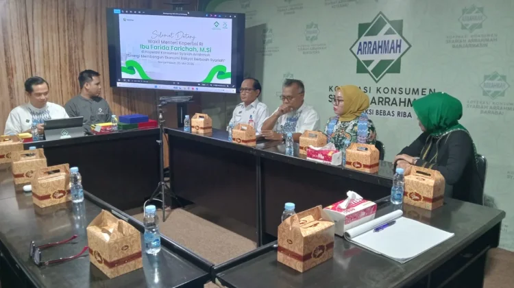 Wamen Koperasi Apresiasi Prestasi Koperasi Syariah Arrahmah di Kalsel