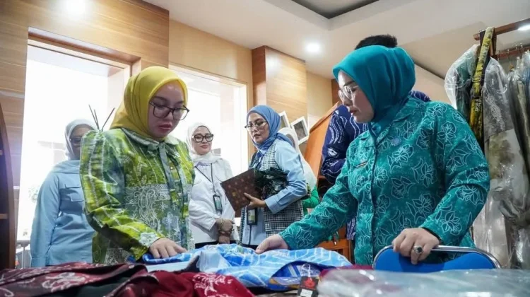 Wamen Koperasi Bongkar Jalan UMKM Naik Kelas, Sasirangan Dibidik untuk Mendunia!