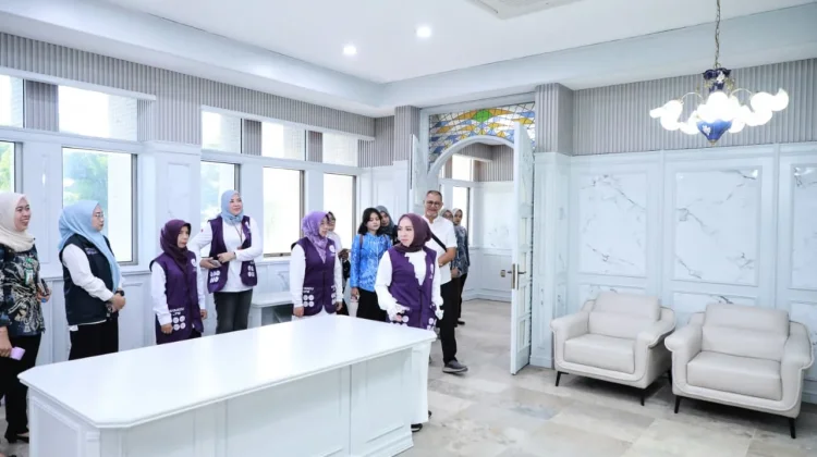 Hj. Fathul Jamnah Muhidin Resmikan Sekretariat TP Posyandu