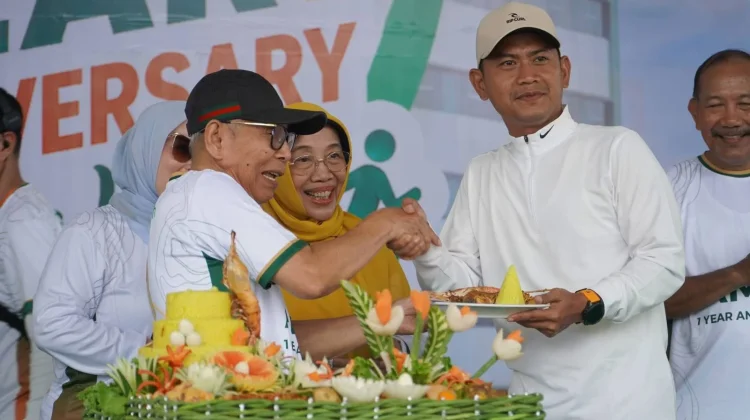 Wali Kota Banjarmasin Hadiri Fun Walk HUT ke-1 Amanah Medical Centre