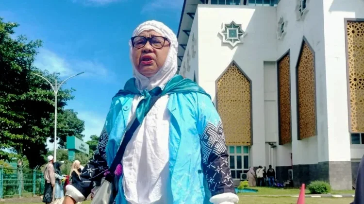 Keteguhan Batin Cineng Menjemput Panggilan Baitullah