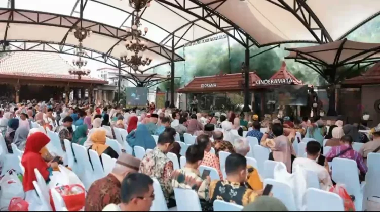 Ribuan Warga Banjar Padati Halal Bihalal KBB di Kraton Majapahit