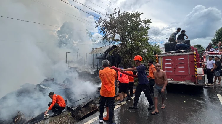 Kebakaran di Muara Ninian Balangan Hanguskan Lima Rumah Warga