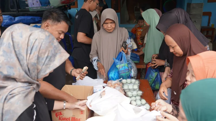 Titik ke-30 Pasar Murah Balangan di Desa Padang Raya Diserbu Warga