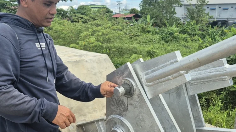Baut Raib dan Tak Berlampu, Warga Keluhkan Keamanan Jembatan Cusa