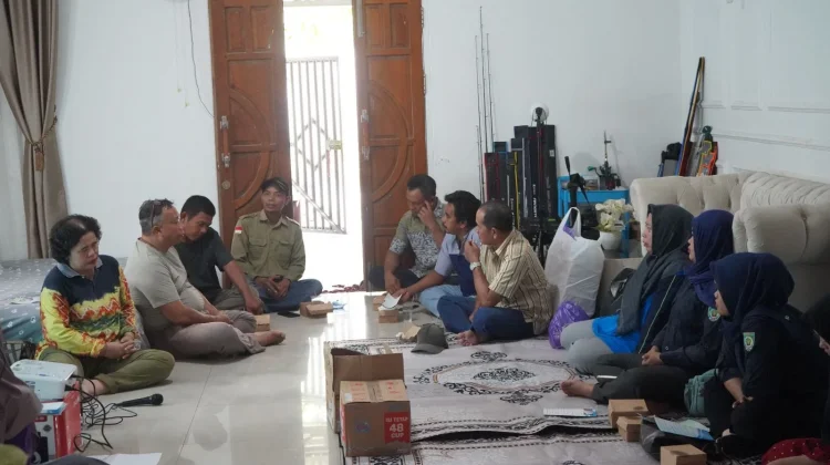 Pencegahan Penyakit Kambing, DKP3 Balangan Edukasi Peternak Desa Inan