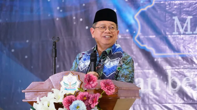 Kakanwil Kemenag Apresiasi Pengukuhan Kelulusan Siswa XII MAN 1 Banjarmasin