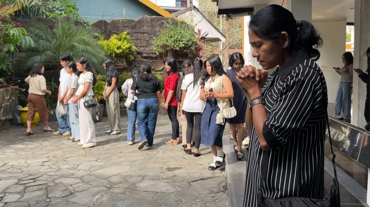 Kenaikan Yesus Kristus, Ratusan Jemaat Padati Gereja Hati Yesus yang Maha Kudus