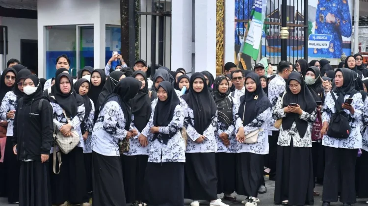Ketimpangan Sebaran dan Upah Guru Masih Jadi Tantangan Besar