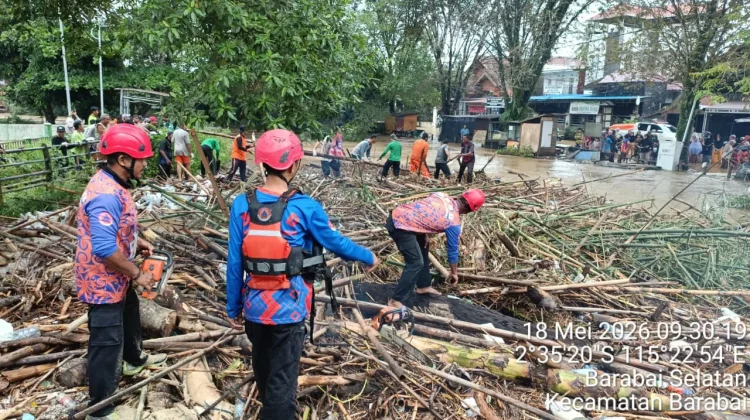 Sempat Resahkan Warga, Tumpukan Sampah di Sungai Barabai Dibersihkan