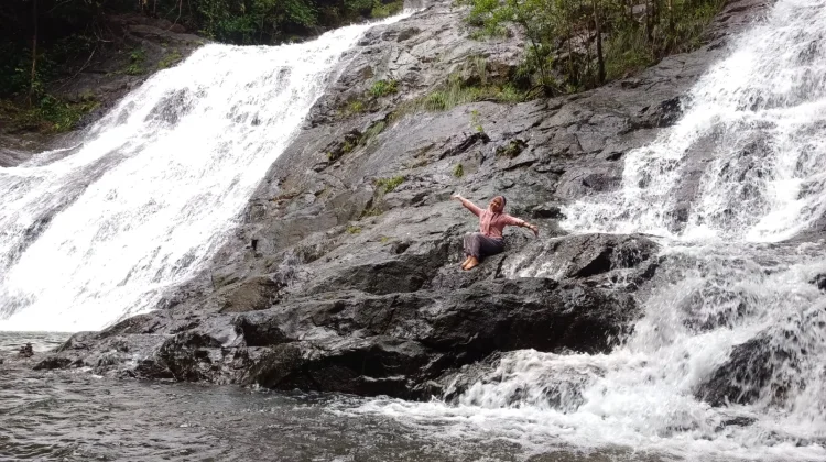 Pesona Air Terjun Mandin Panyuluhan di Lereng Gunung Haur Bunak
