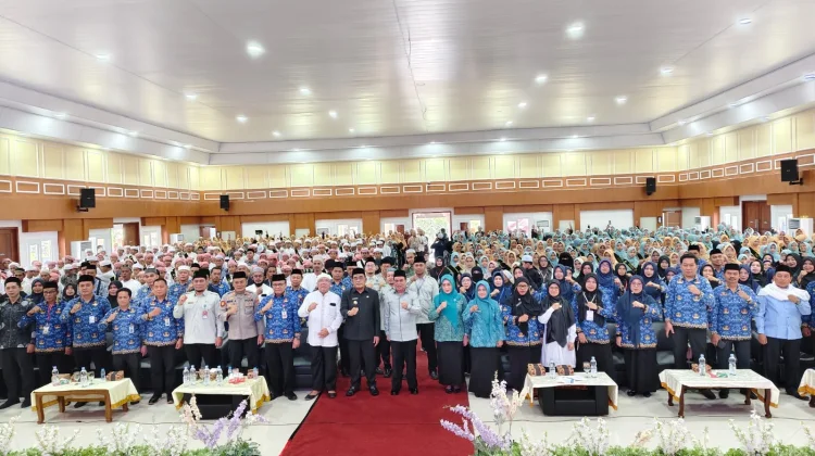 Ratusan Pelajar HSU Ikuti Wisuda Tahfiz V, Bupati Dorong Pembangunan SDM Religius