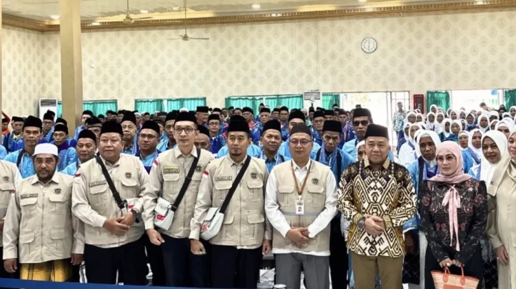356 Jemaah Haji Embarkasi Banjarmasin Diberangkatkan ke Tanah Suci