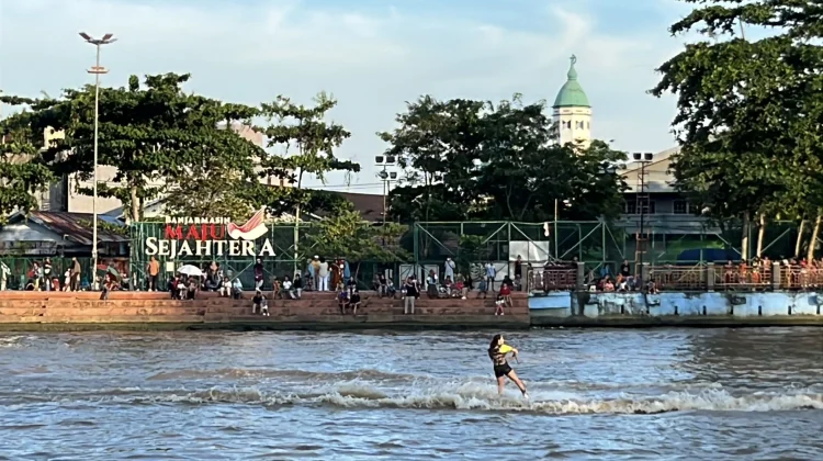 Festival Ski Air Banjarmasin, Menampilkan Atraksi di Perairan Sungai Martapura