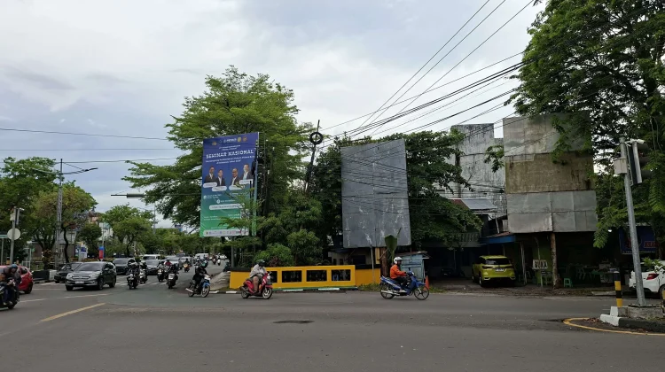 Billboard Semrawut Bakal Ditebang! Satpol PP Bidik 11 Titik Pengrusak Wajah Kota